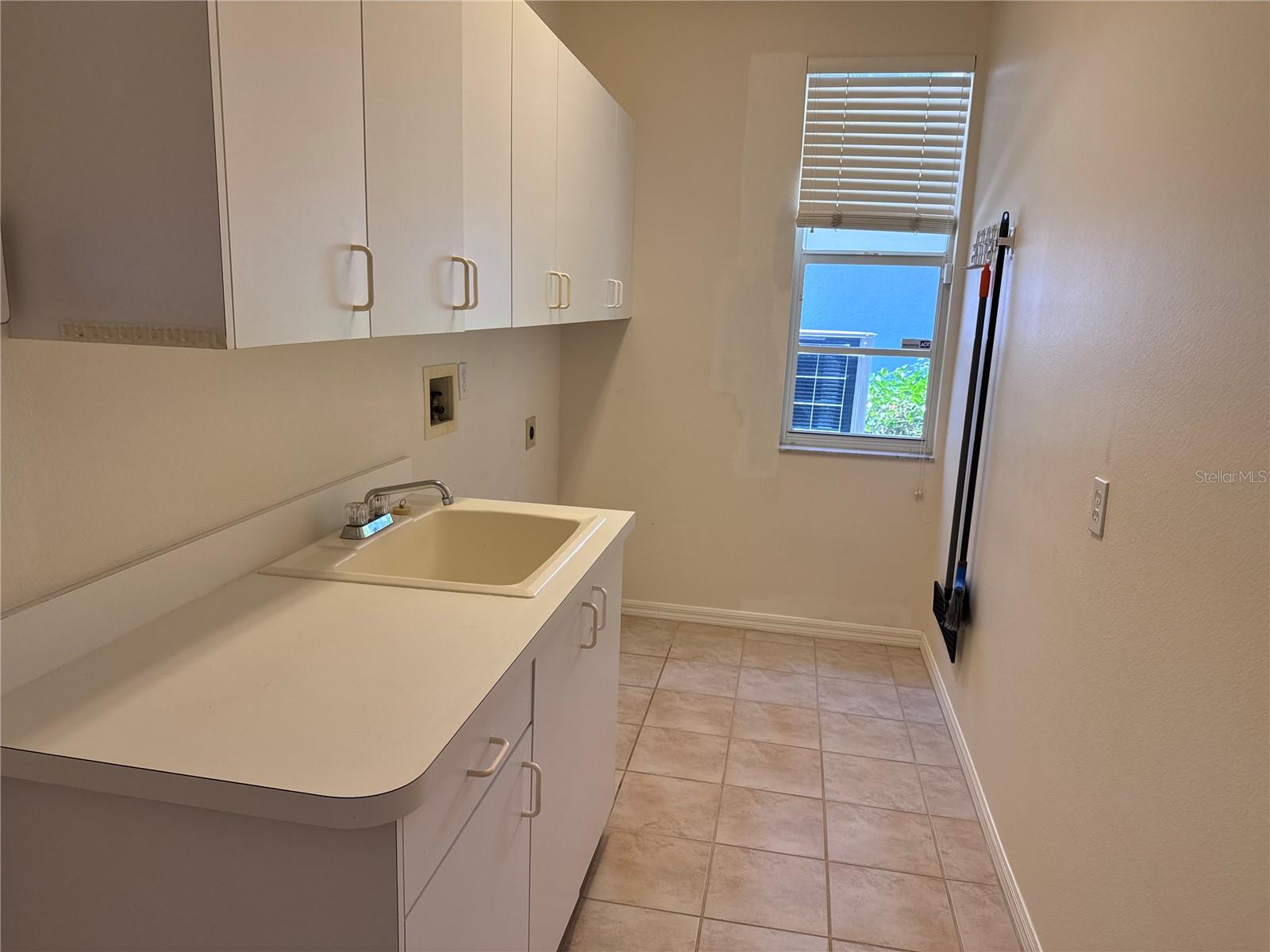 CRESCENT OAKS COUNTRY CLUB PH 1 - Residential