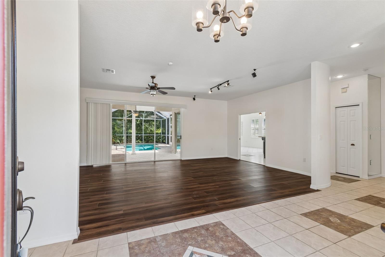 CRESCENT OAKS COUNTRY CLUB PH 1 - Residential