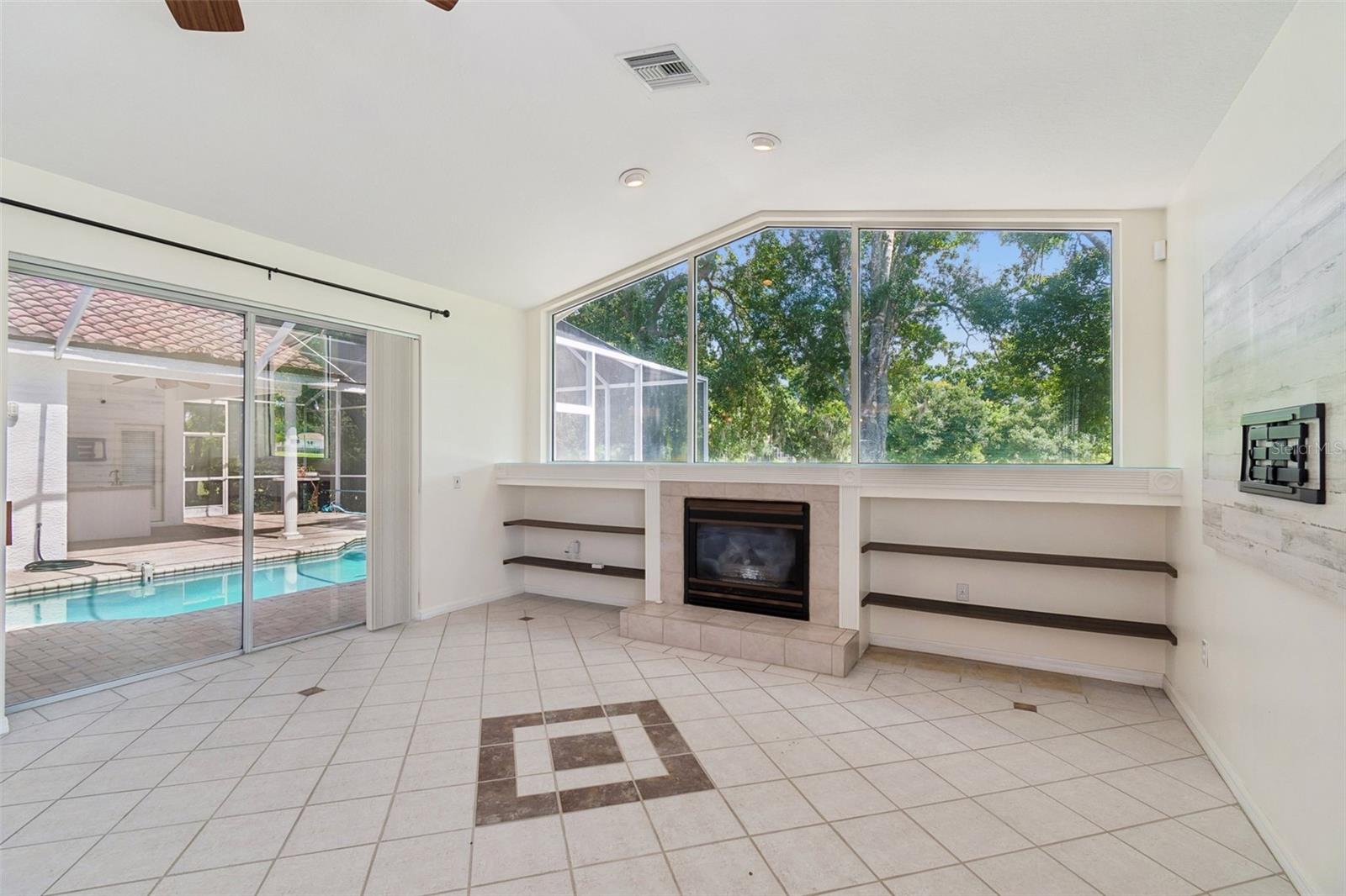CRESCENT OAKS COUNTRY CLUB PH 1 - Residential