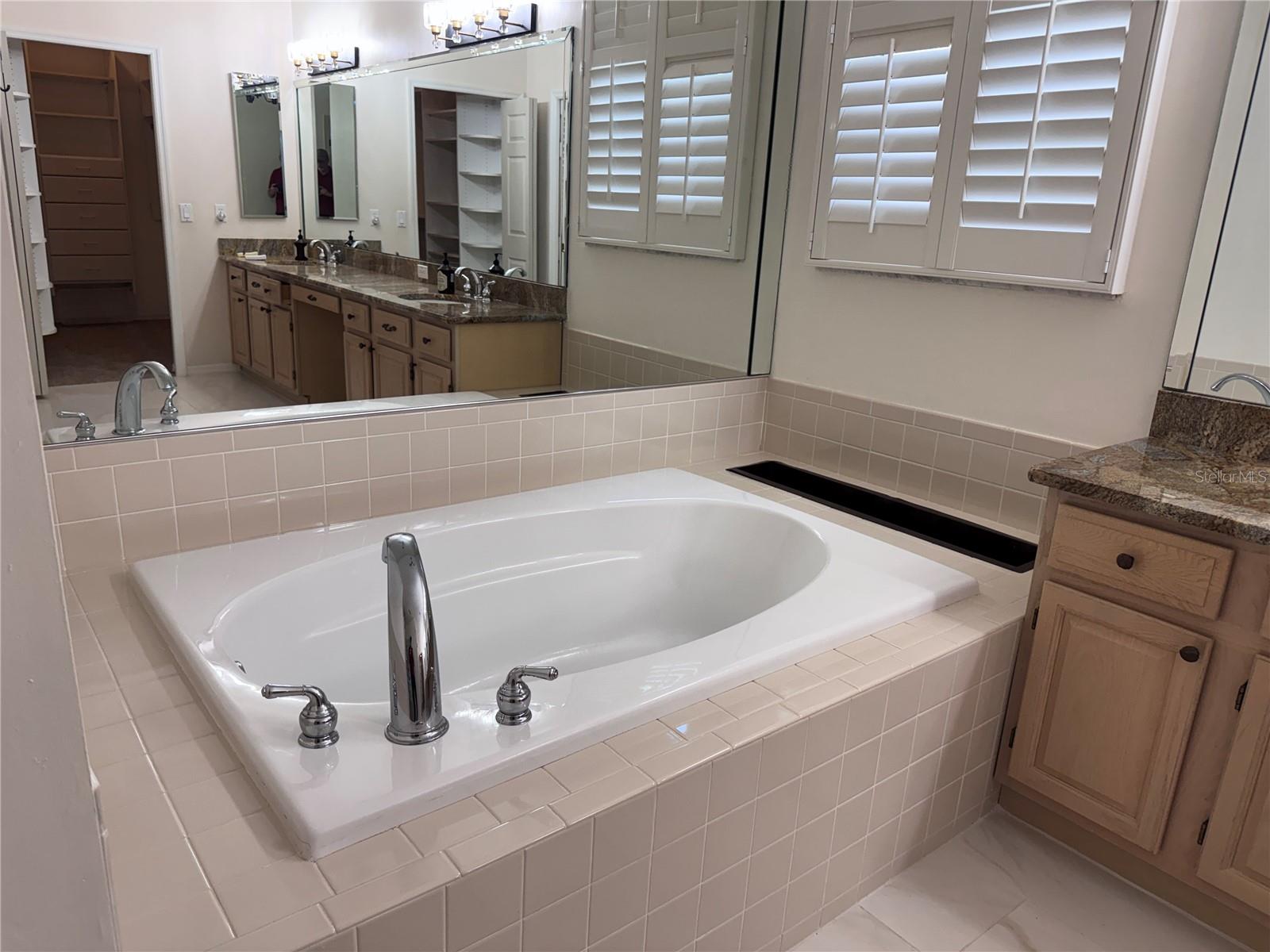 CRESCENT OAKS COUNTRY CLUB PH 1 - Residential