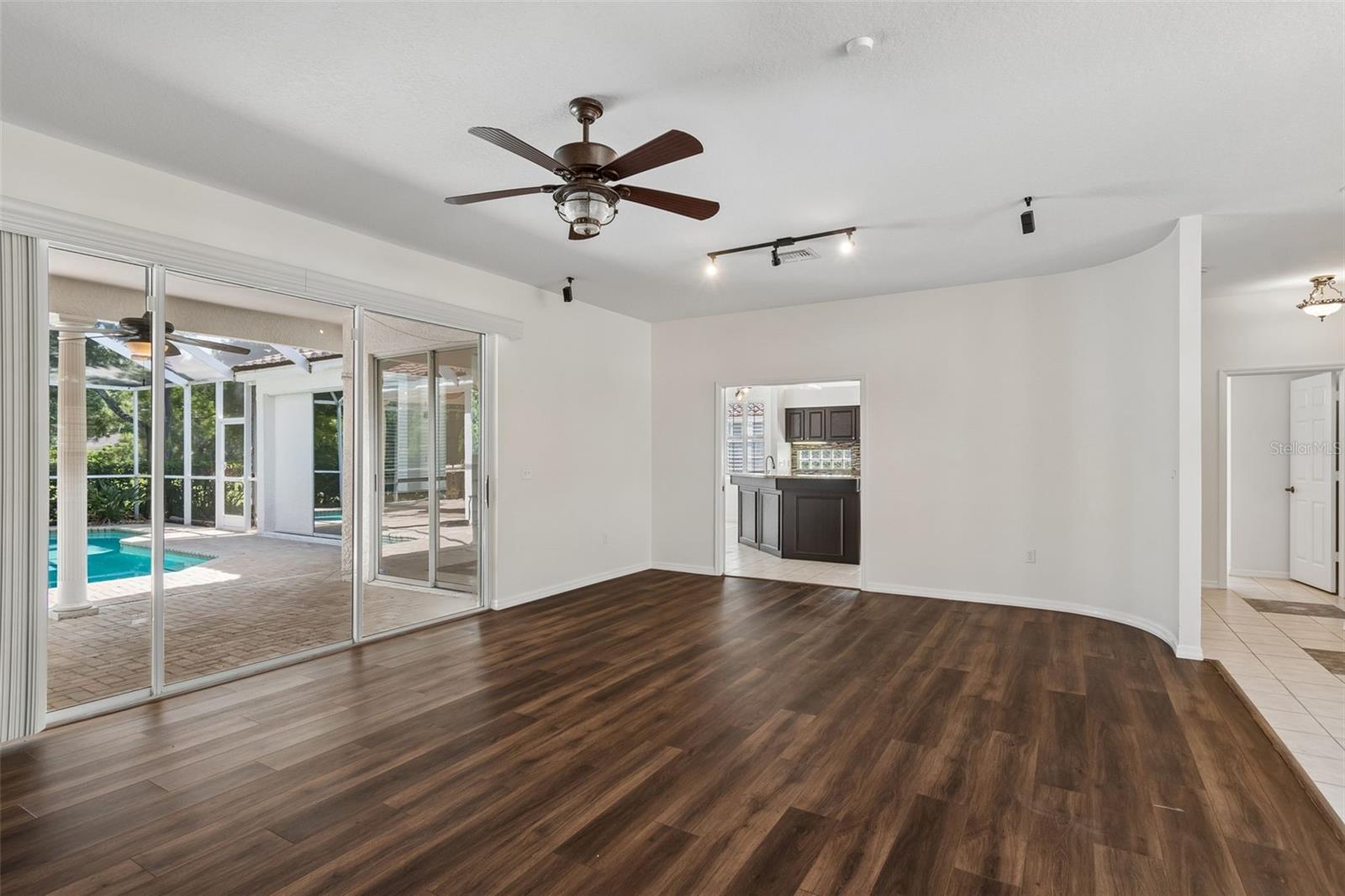 CRESCENT OAKS COUNTRY CLUB PH 1 - Residential