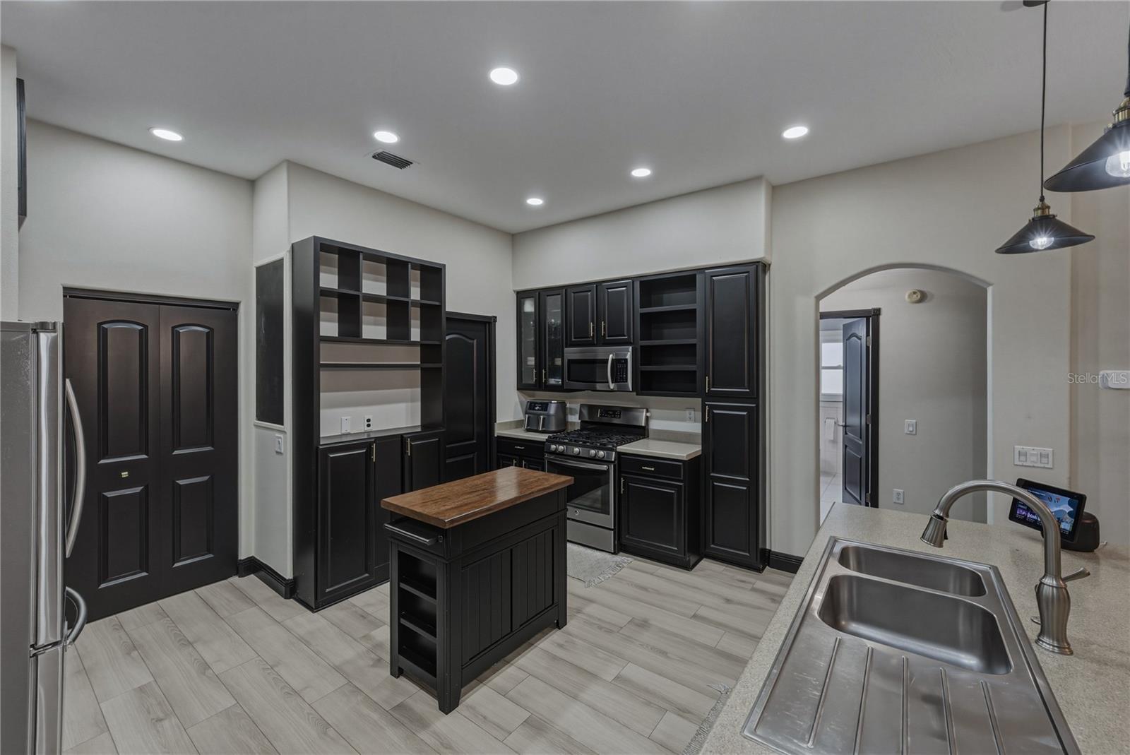 MEADOW POINTE - Residential