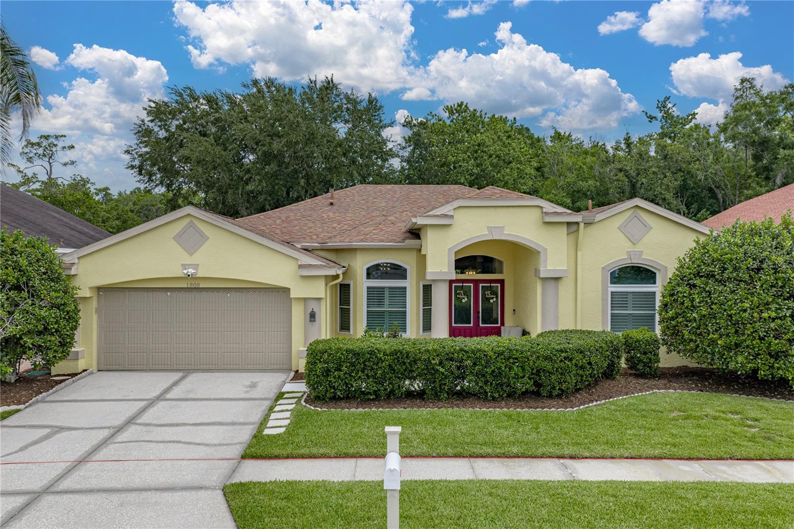 MEADOW POINTE - Residential