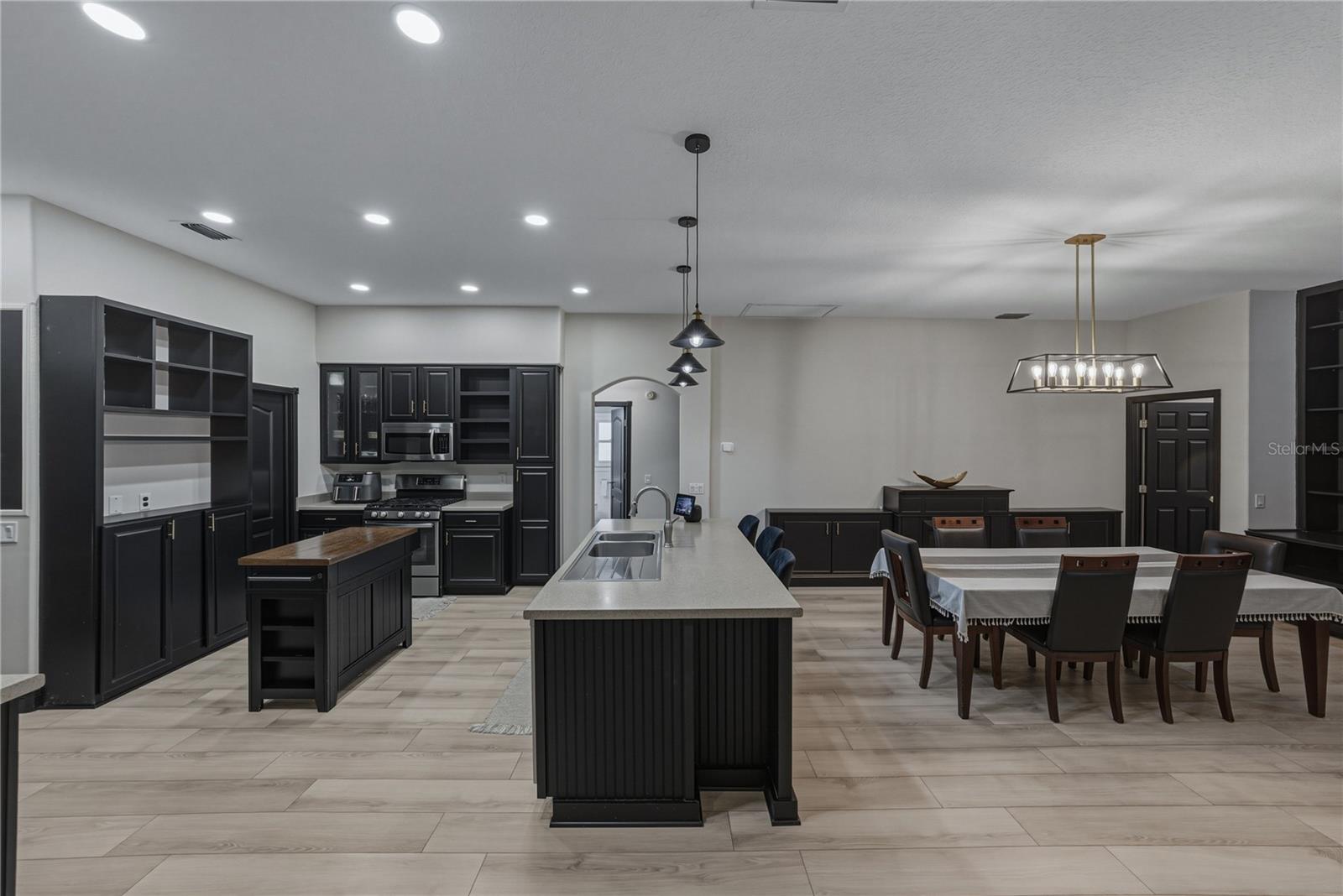 MEADOW POINTE - Residential