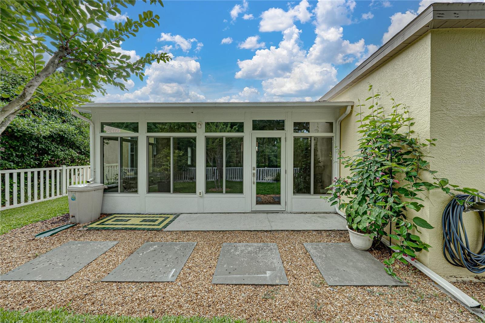 MEADOW POINTE - Residential