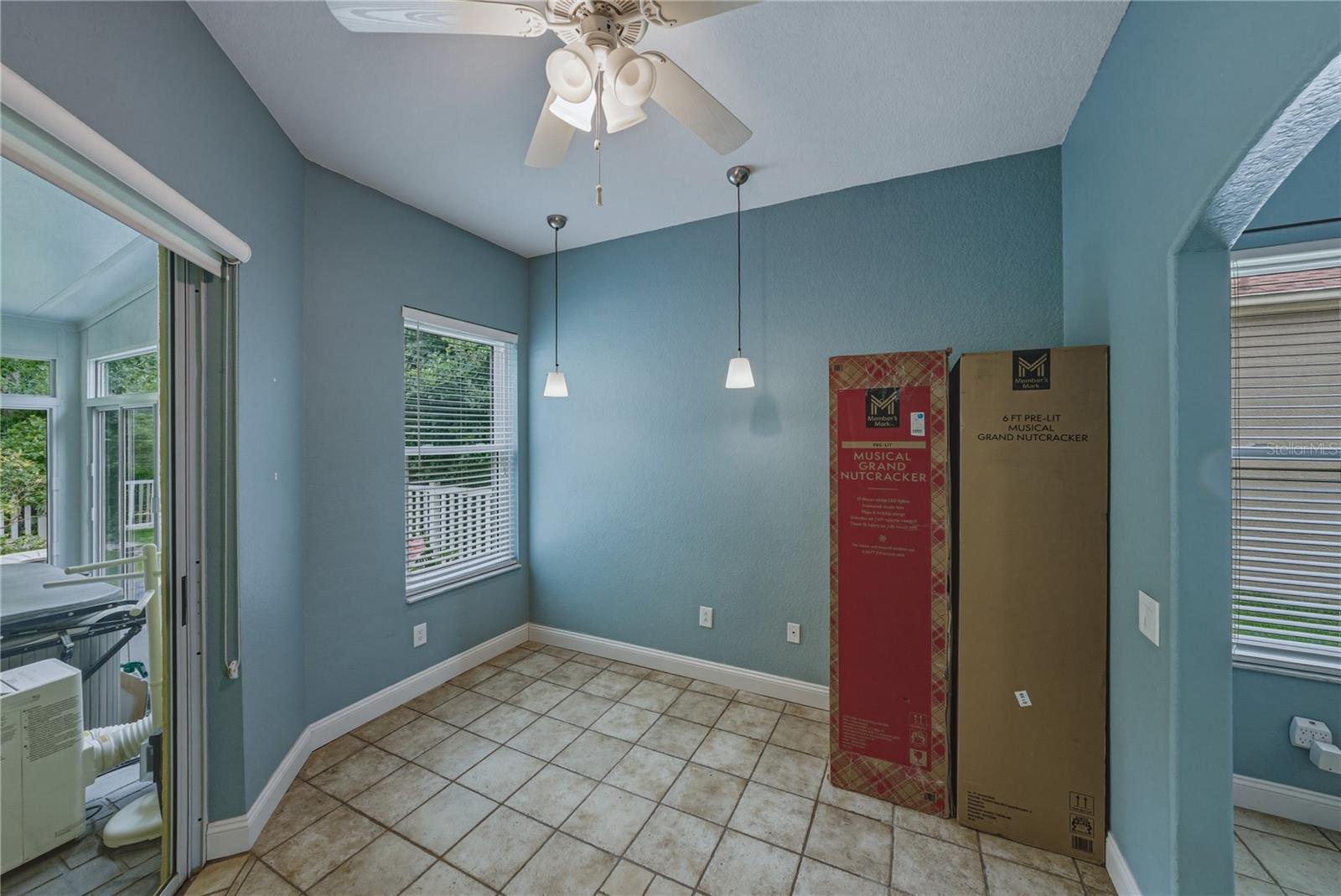MEADOW POINTE - Residential