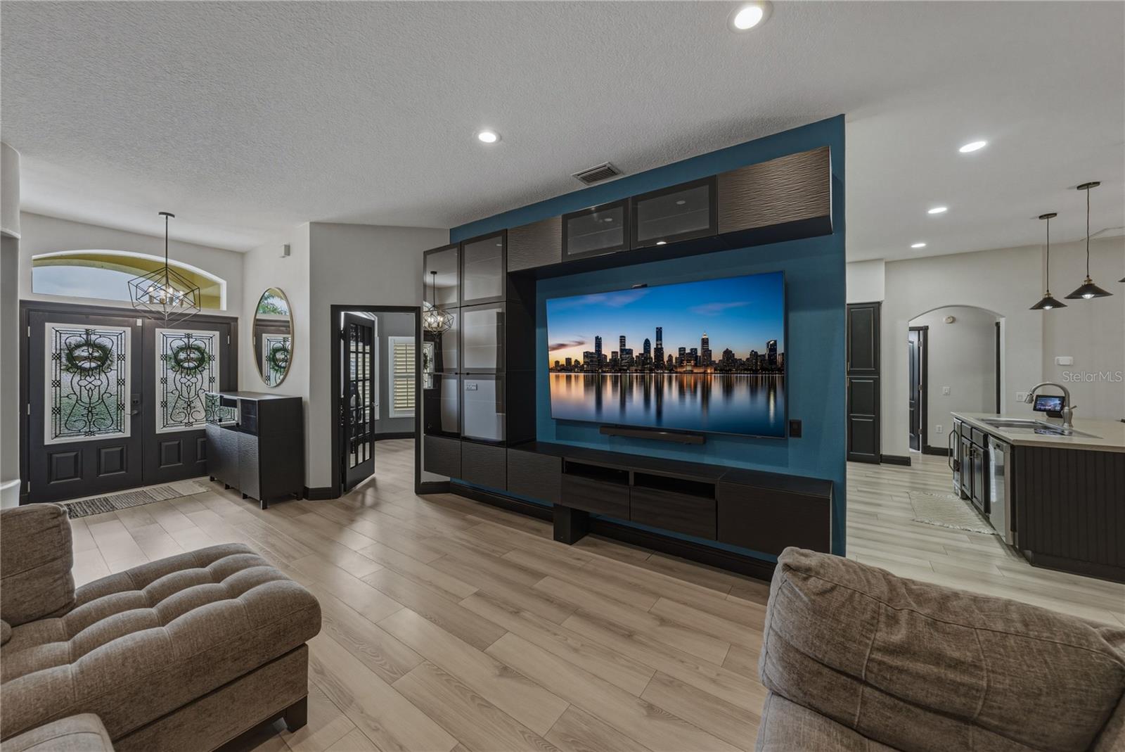 MEADOW POINTE - Residential