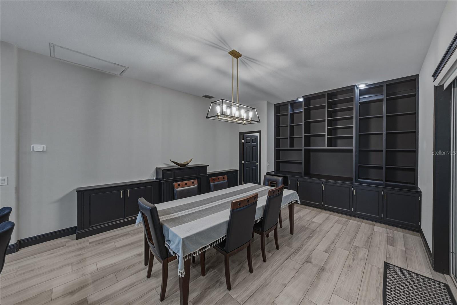 MEADOW POINTE - Residential