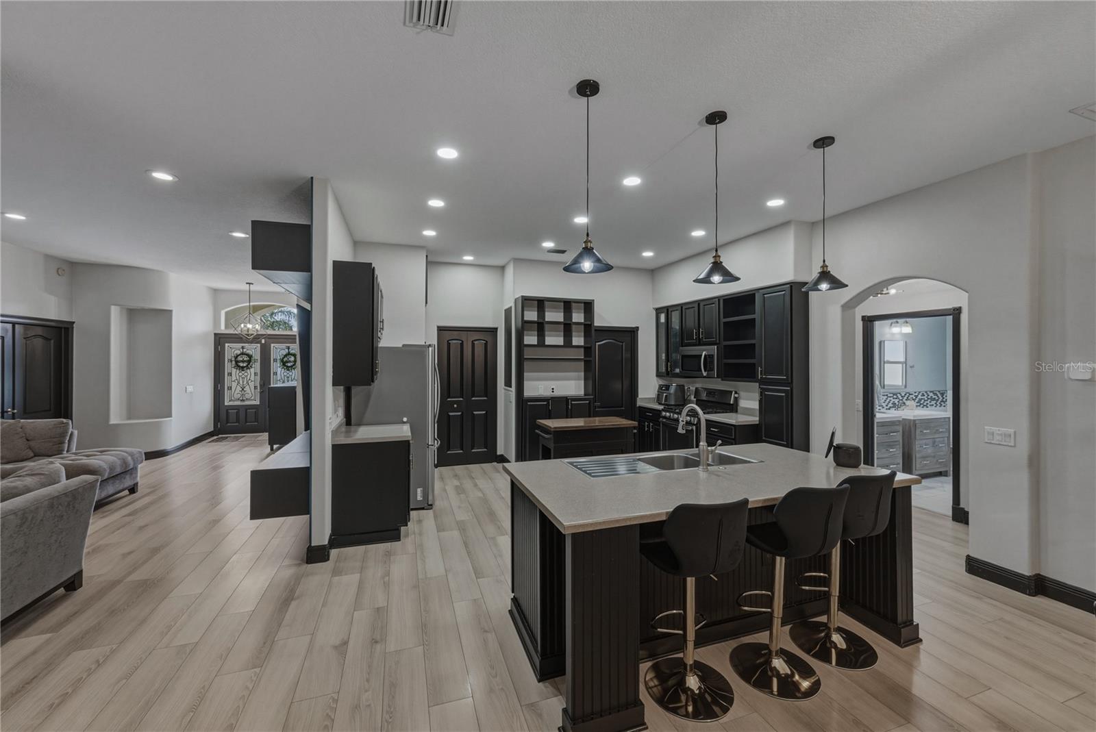 MEADOW POINTE - Residential