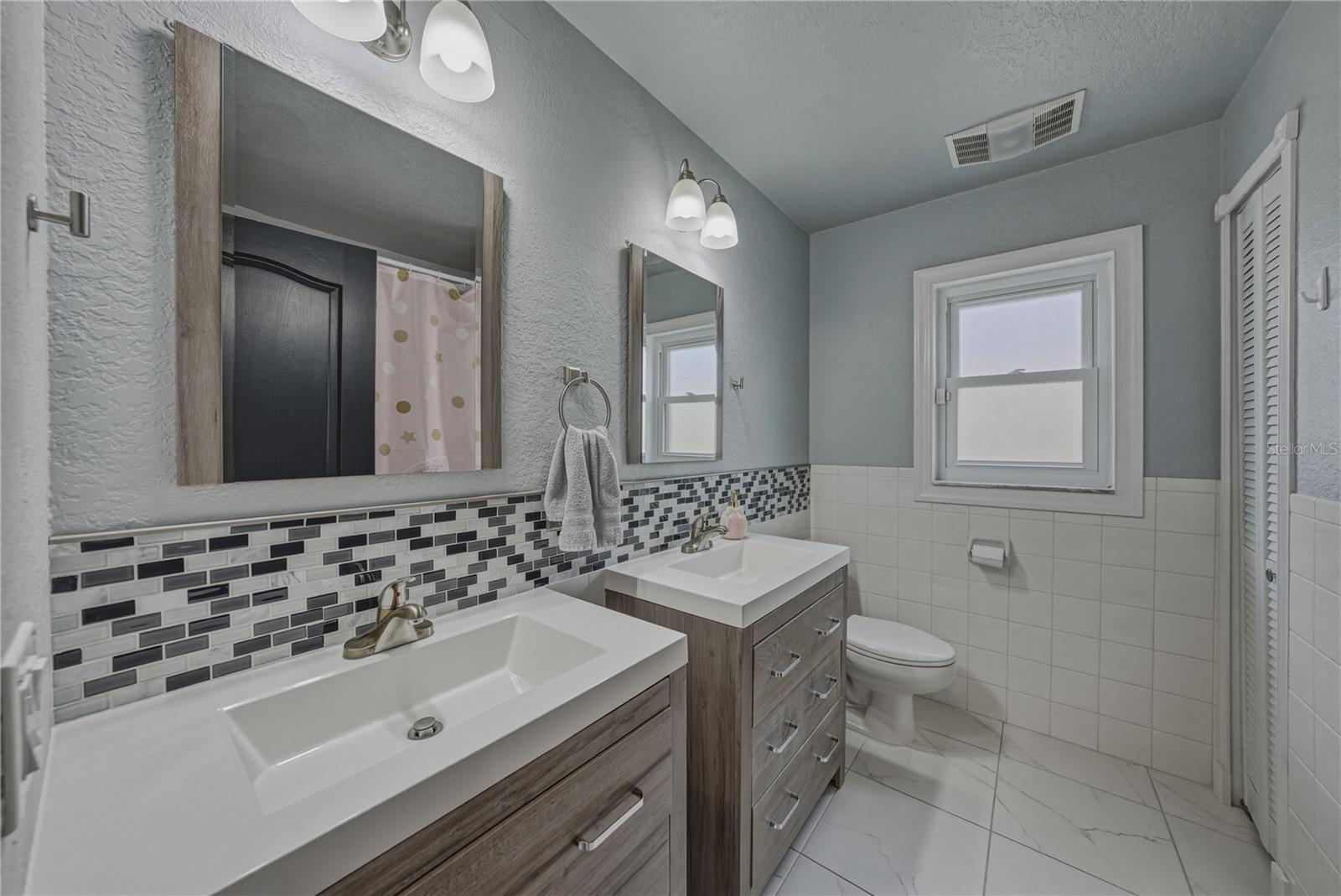 MEADOW POINTE - Residential