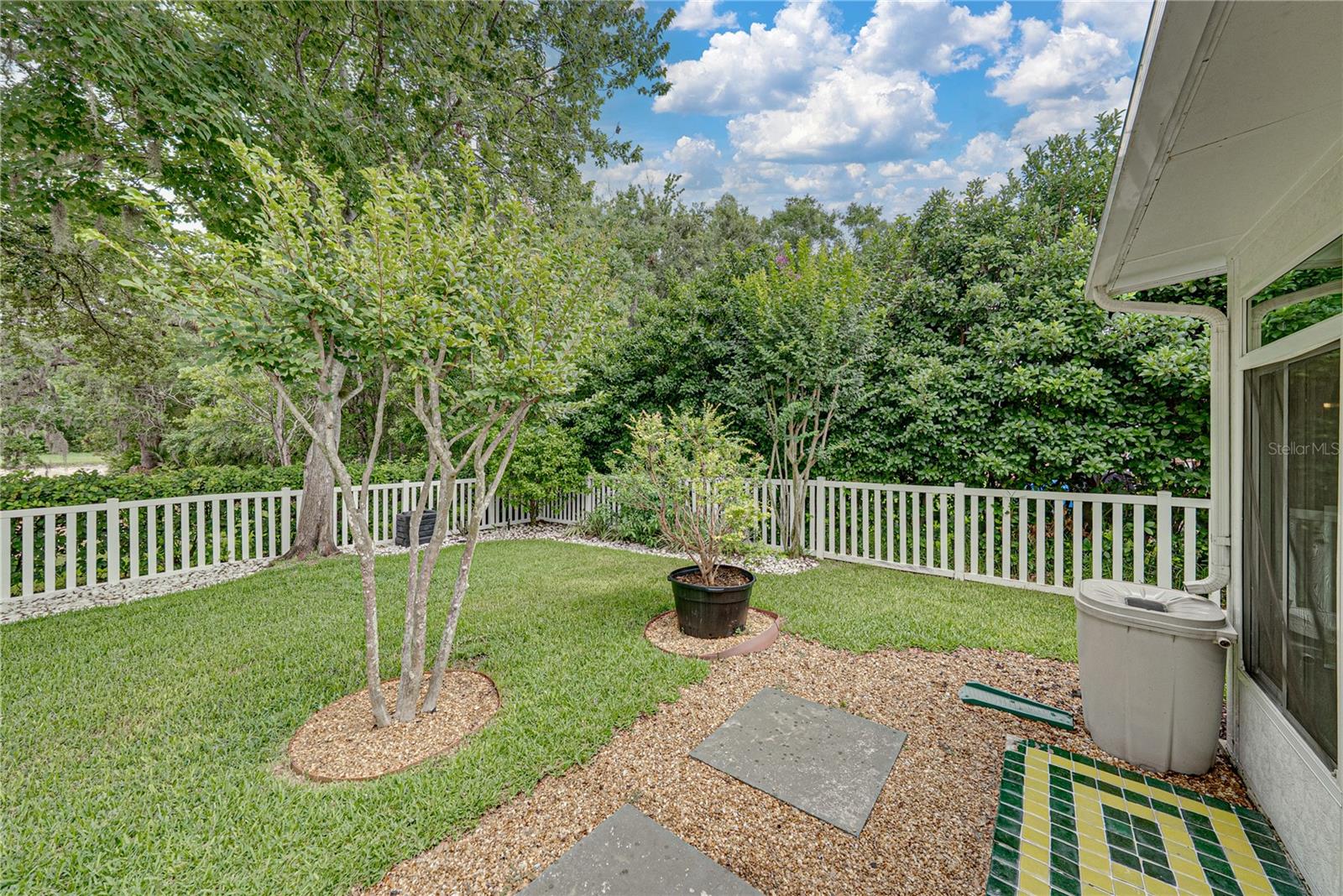 MEADOW POINTE - Residential