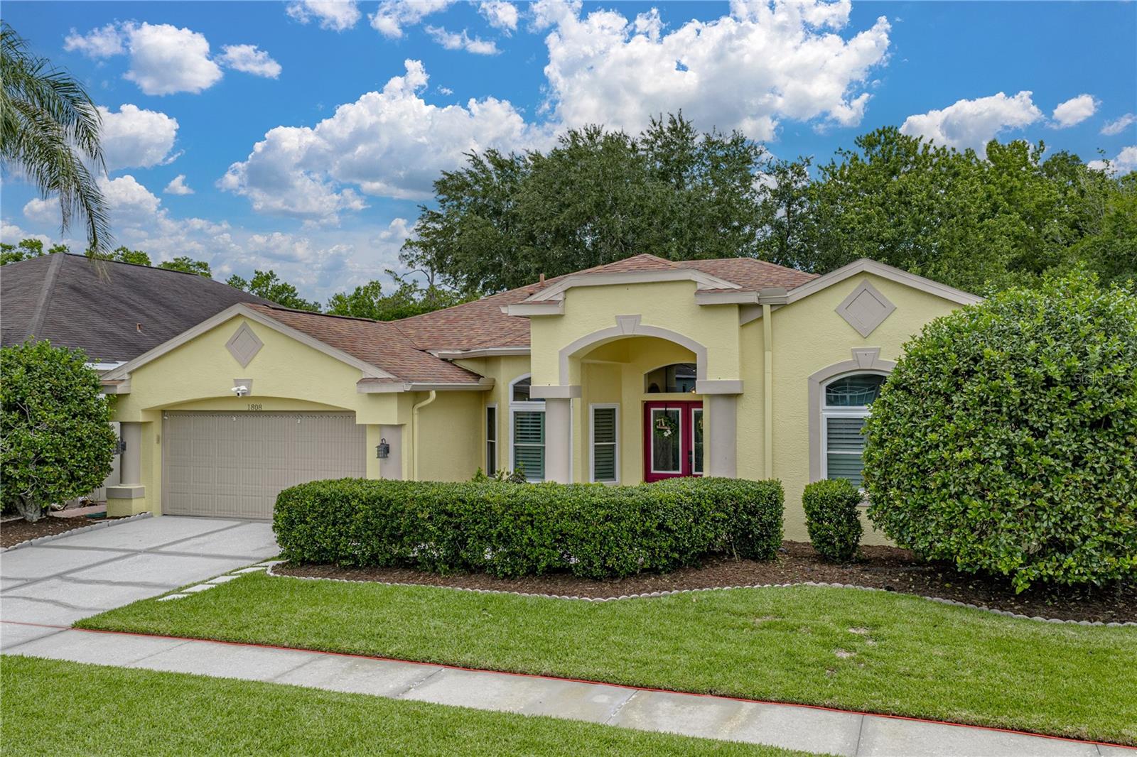 MEADOW POINTE - Residential