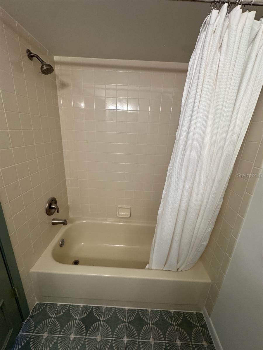 CARMEL OF BRYN-MAWR CONDO - Residential Lease