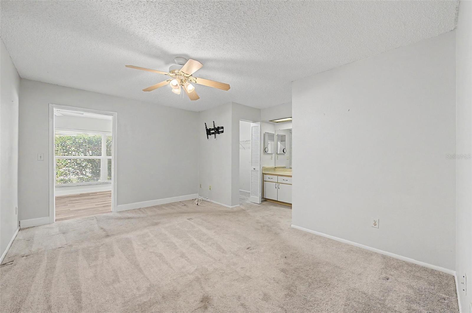 CHATEAUX WOODS CONDO - Residential