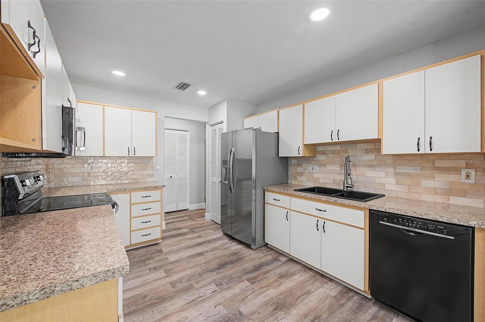 CHATEAUX WOODS CONDO - Residential