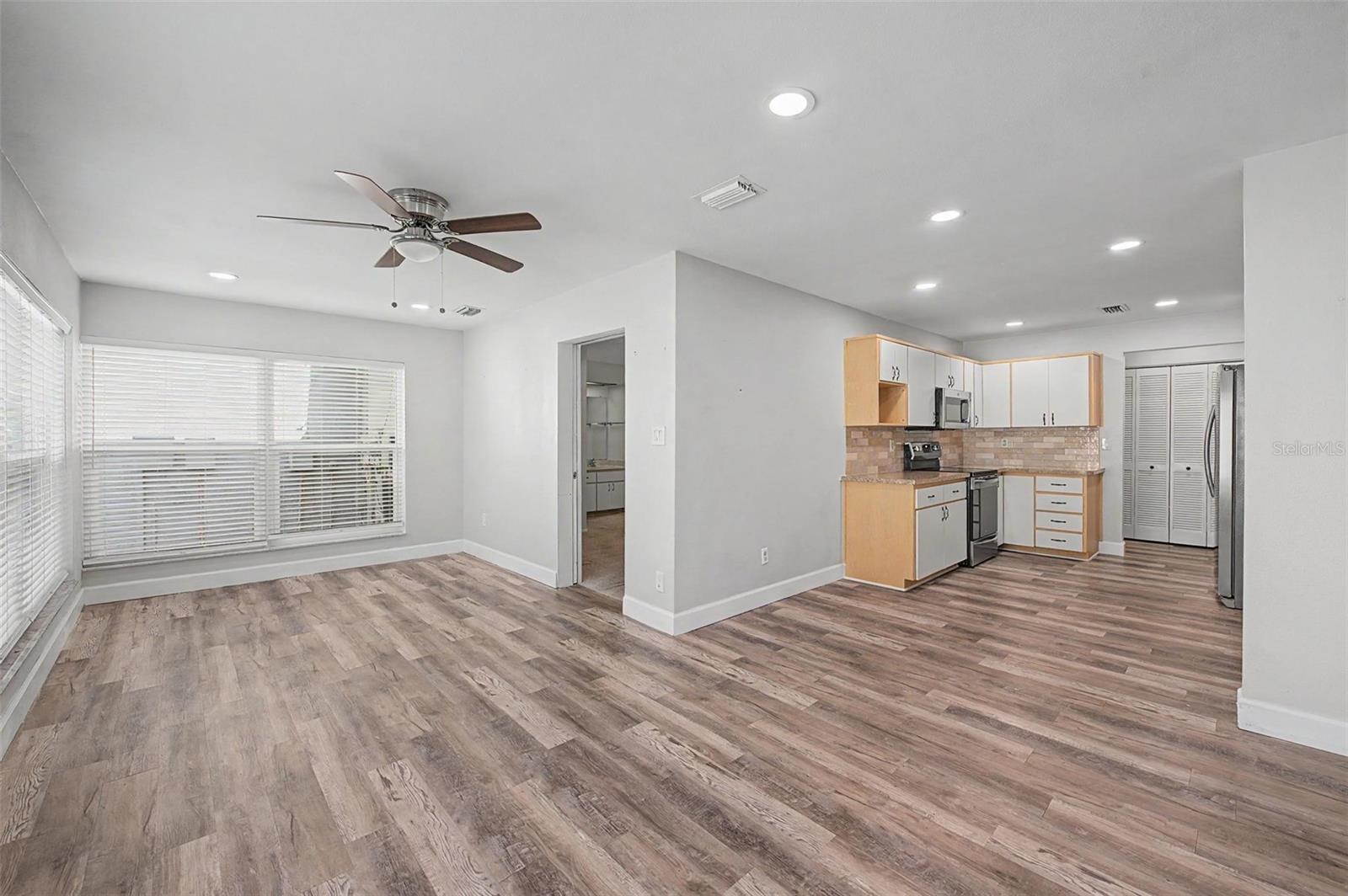 CHATEAUX WOODS CONDO - Residential