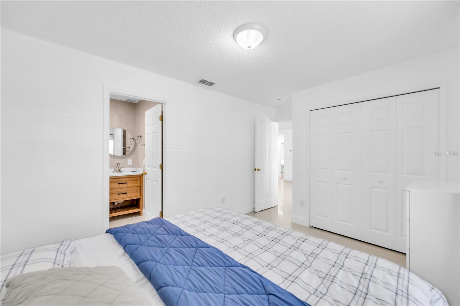 CANOE CREEK LAKES UNIT 8 - Residential Lease