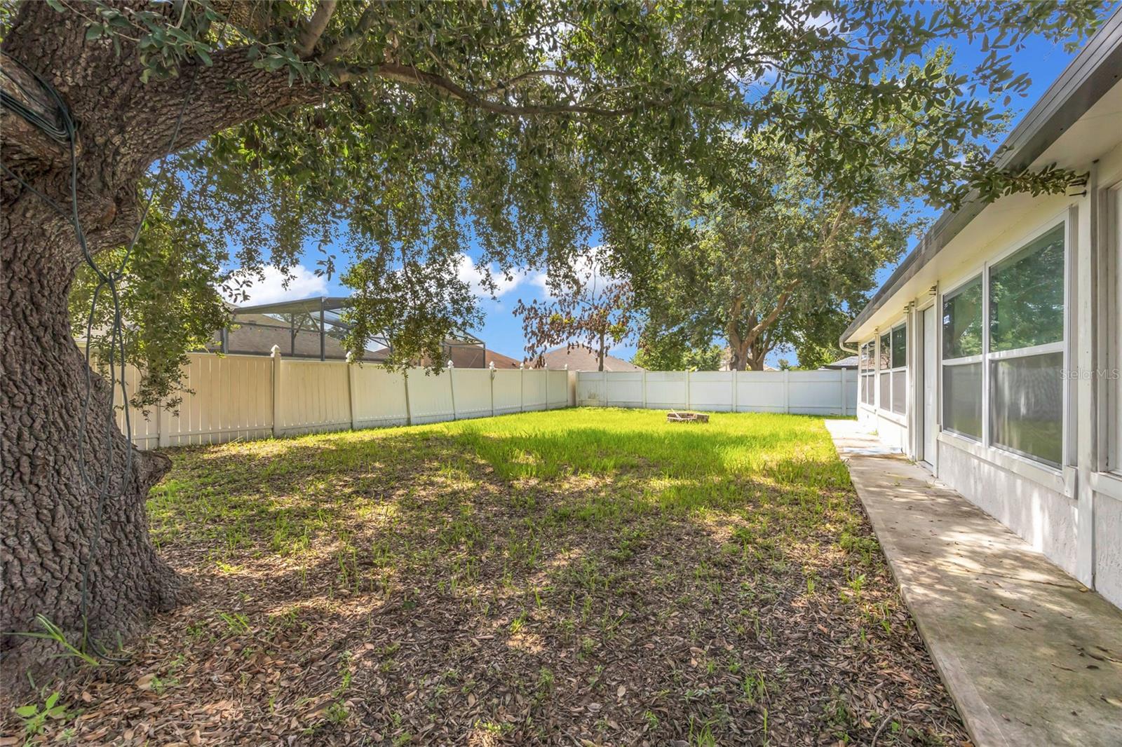 CANOE CREEK LAKES UNIT 8 - Residential Lease