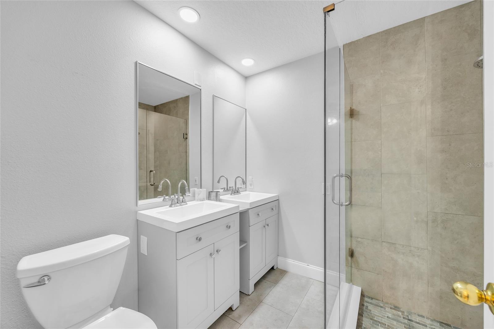 CANOE CREEK LAKES UNIT 8 - Residential Lease