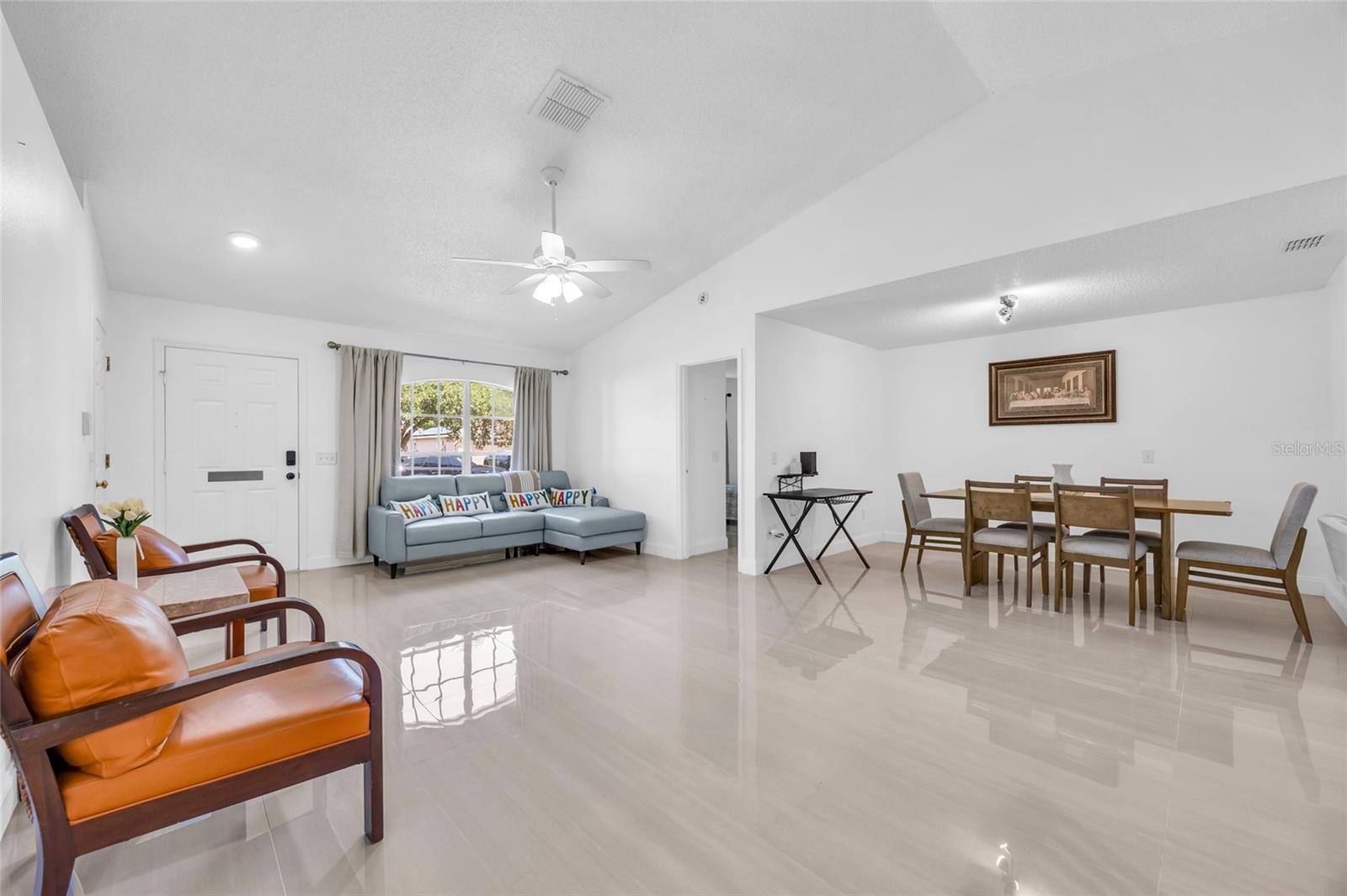 CANOE CREEK LAKES UNIT 8 - Residential Lease