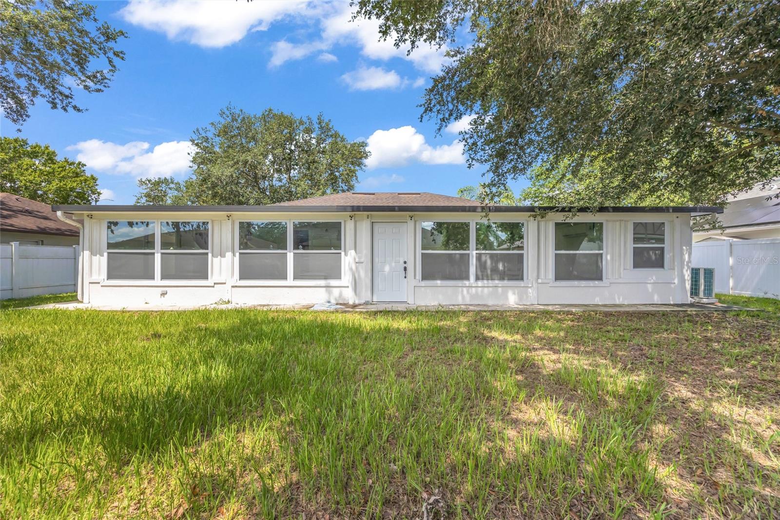 CANOE CREEK LAKES UNIT 8 - Residential Lease
