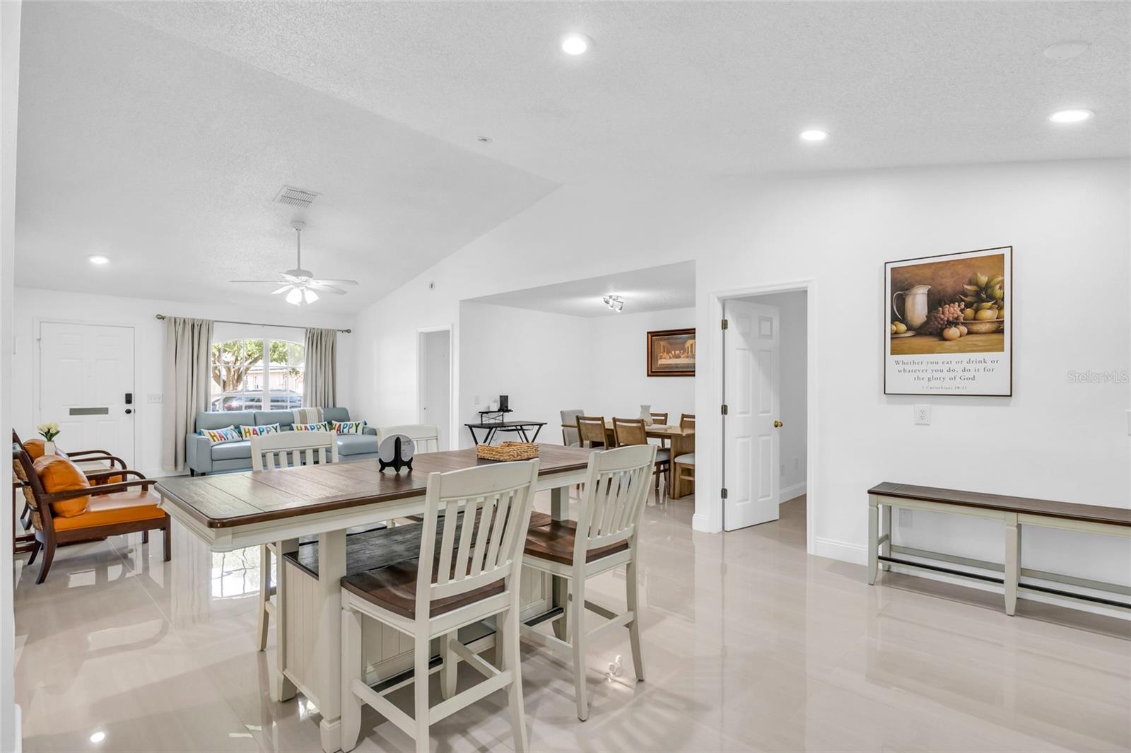 CANOE CREEK LAKES UNIT 8 - Residential Lease