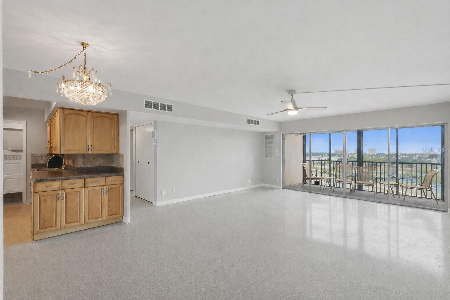 PARADISE ISLAND TOWERS CONDO - Residential