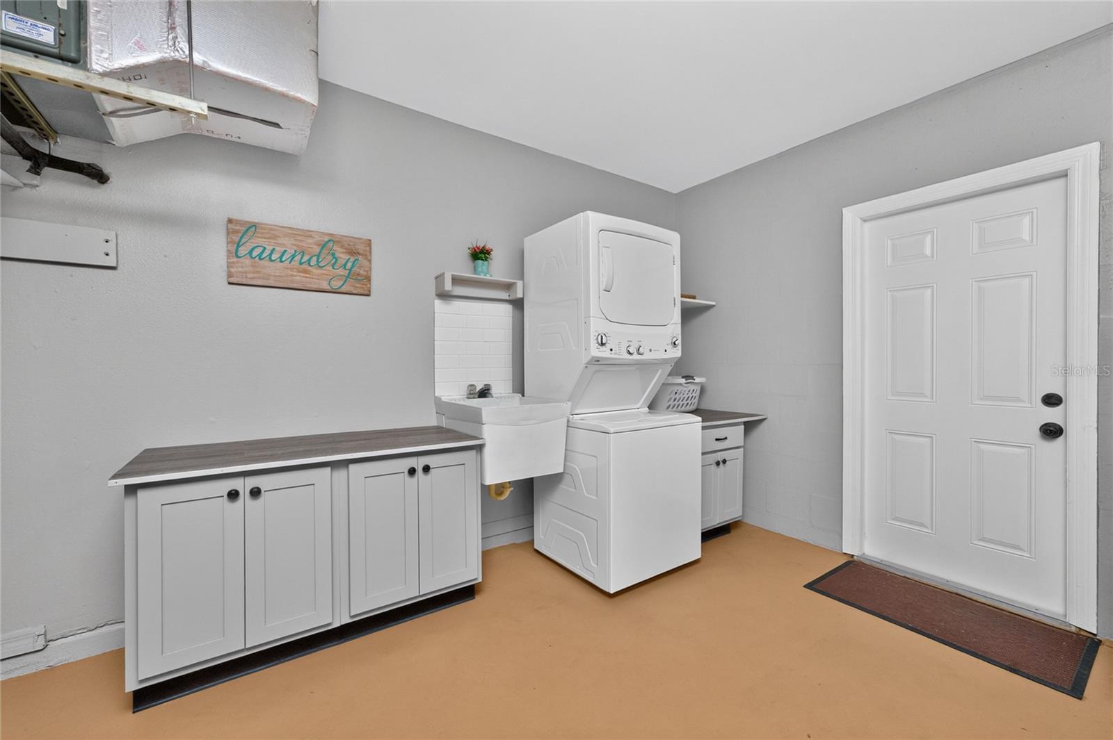 ROTONDA WEST PEBBLE BEACH - Residential