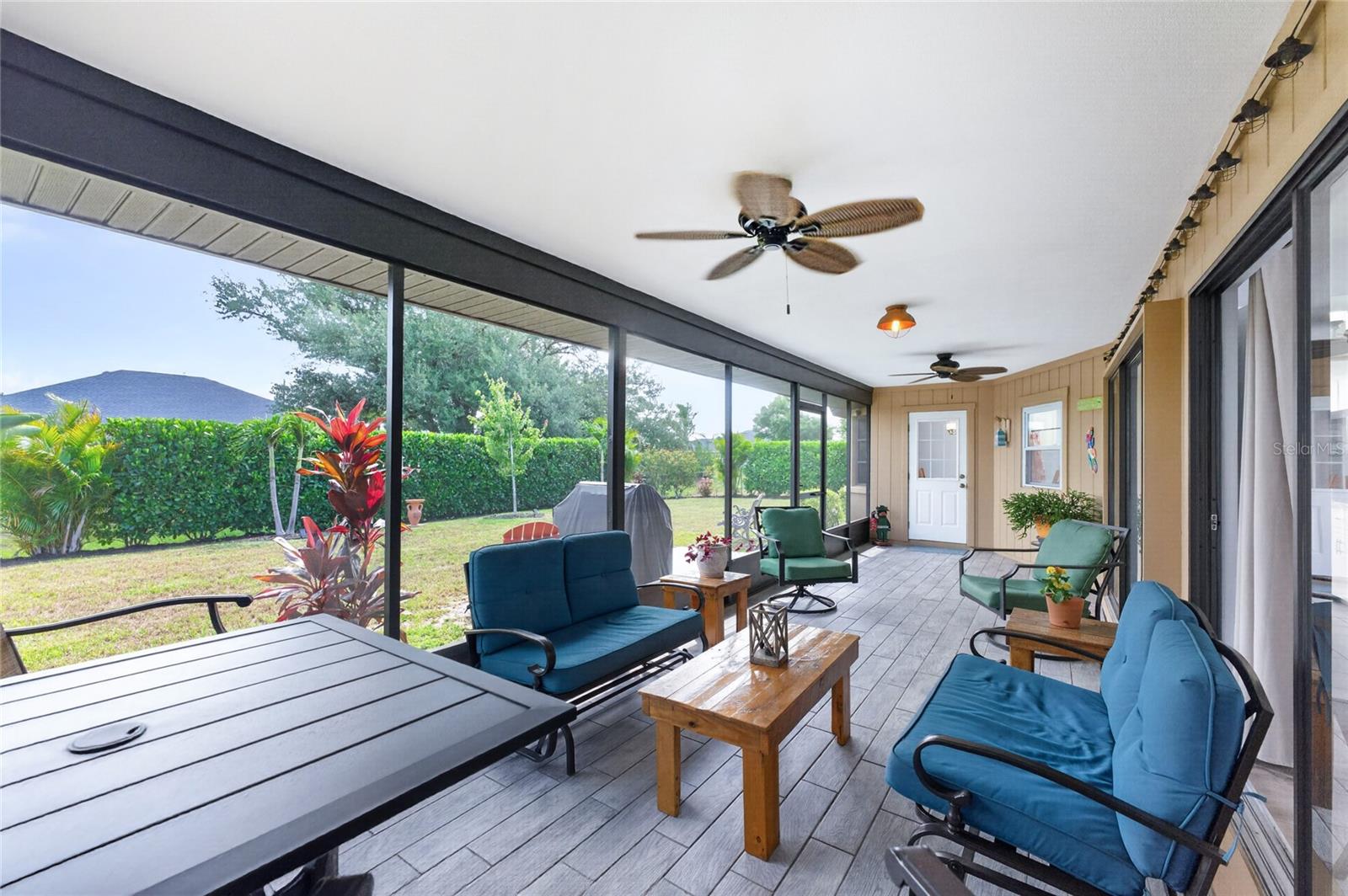 ROTONDA WEST PEBBLE BEACH - Residential