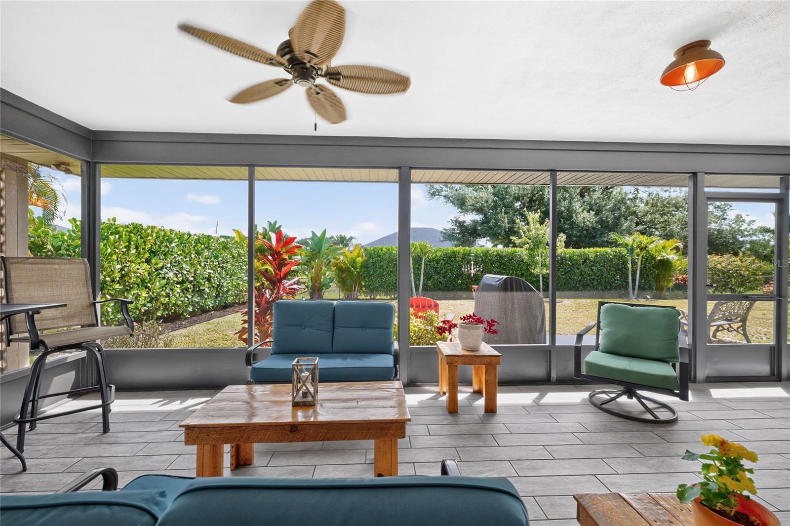 ROTONDA WEST PEBBLE BEACH - Residential