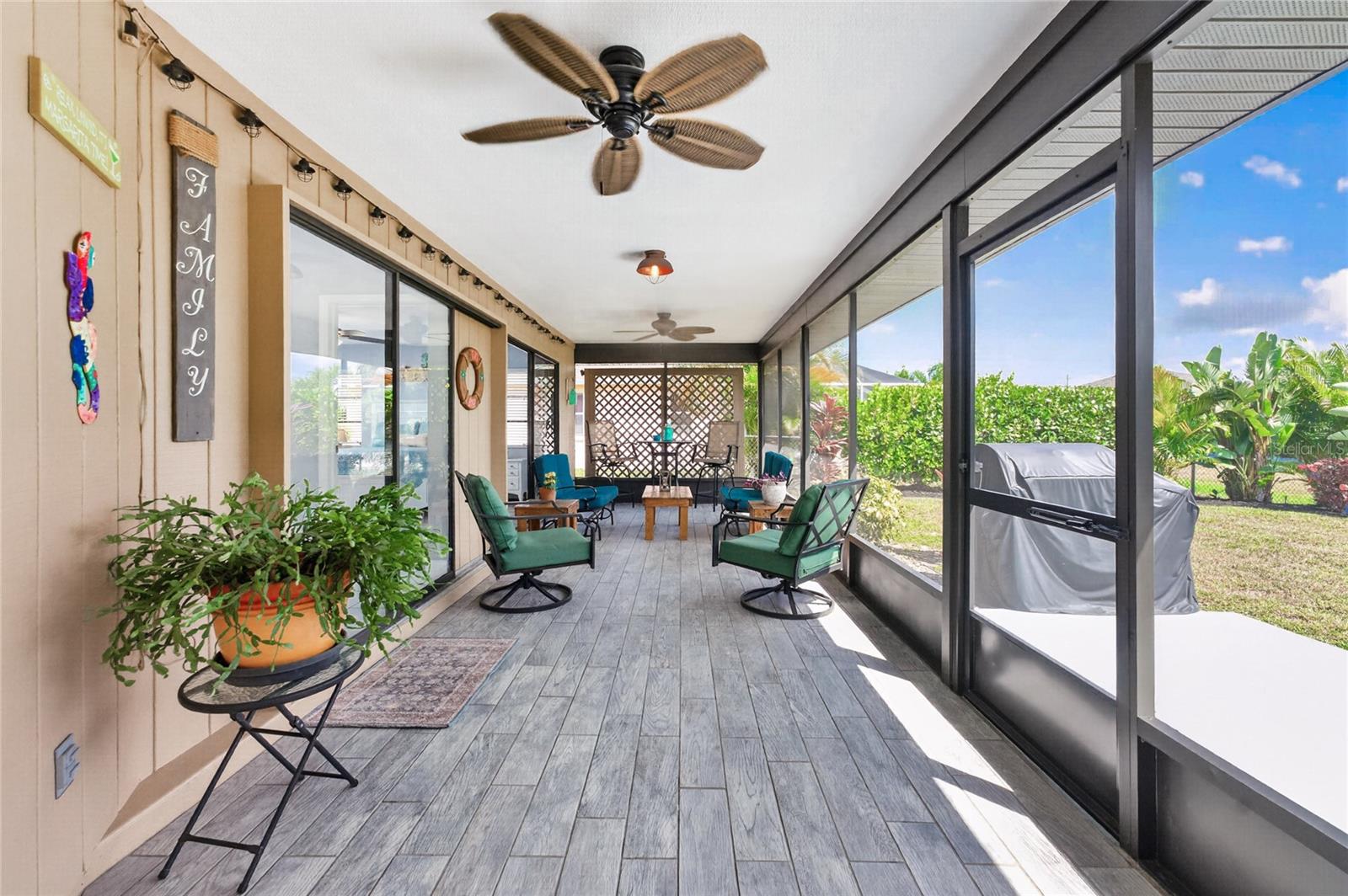 ROTONDA WEST PEBBLE BEACH - Residential