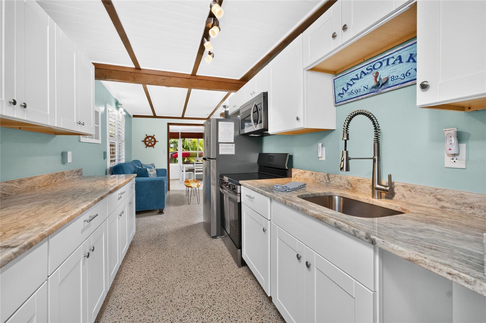ENGLEWOOD SHORES - Commercial Sale