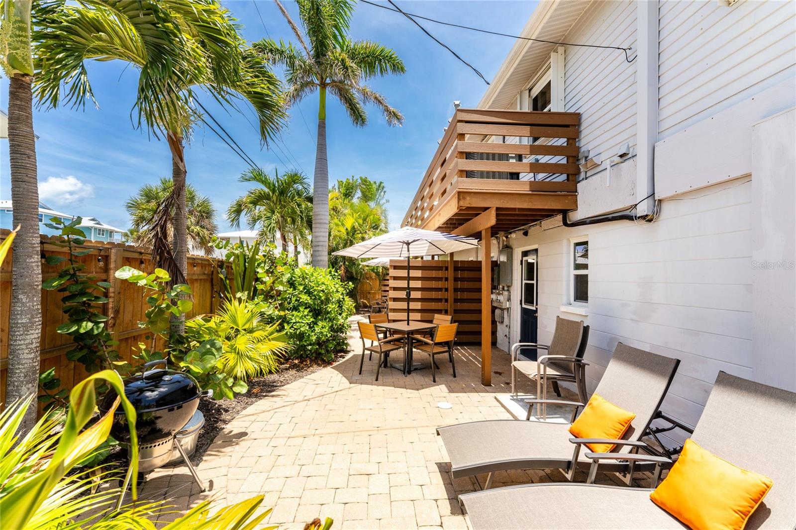 ENGLEWOOD SHORES - Commercial Sale