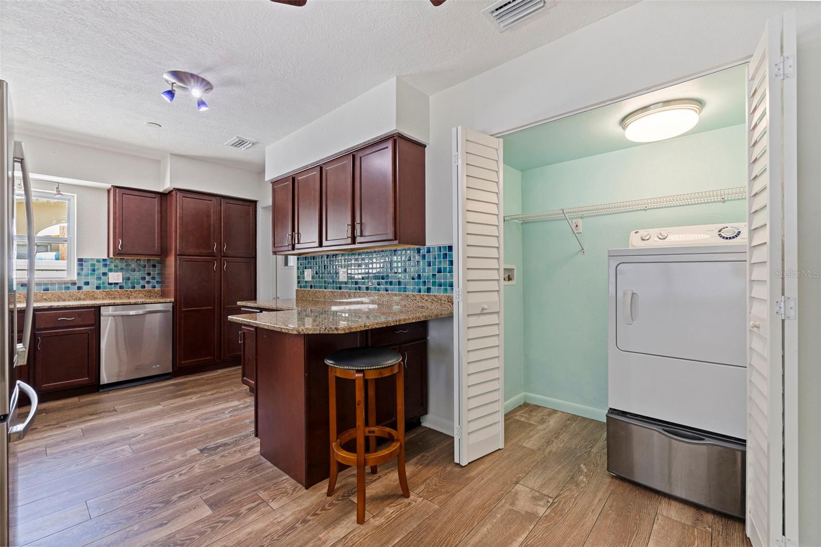HARBOR CREST - Residential