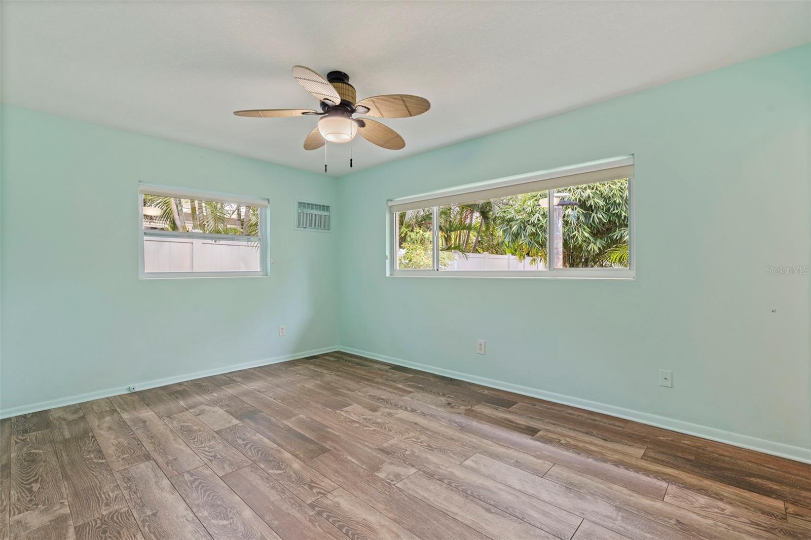HARBOR CREST - Residential