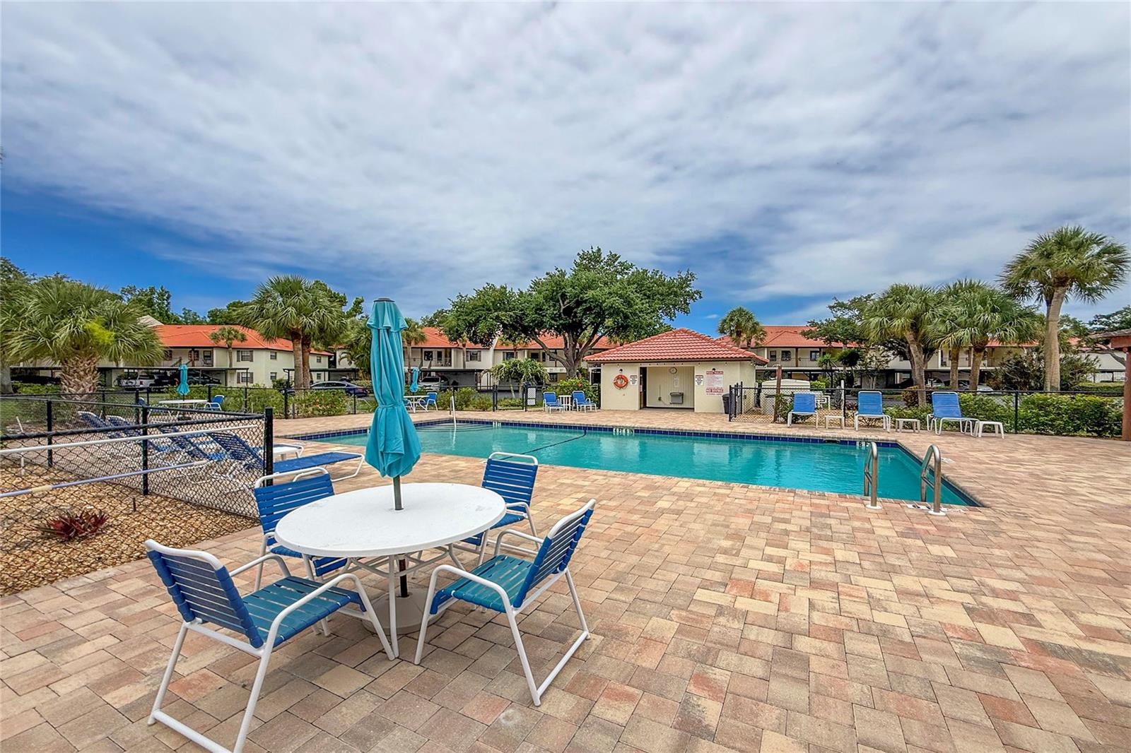 PINE HOLLOW - Residential