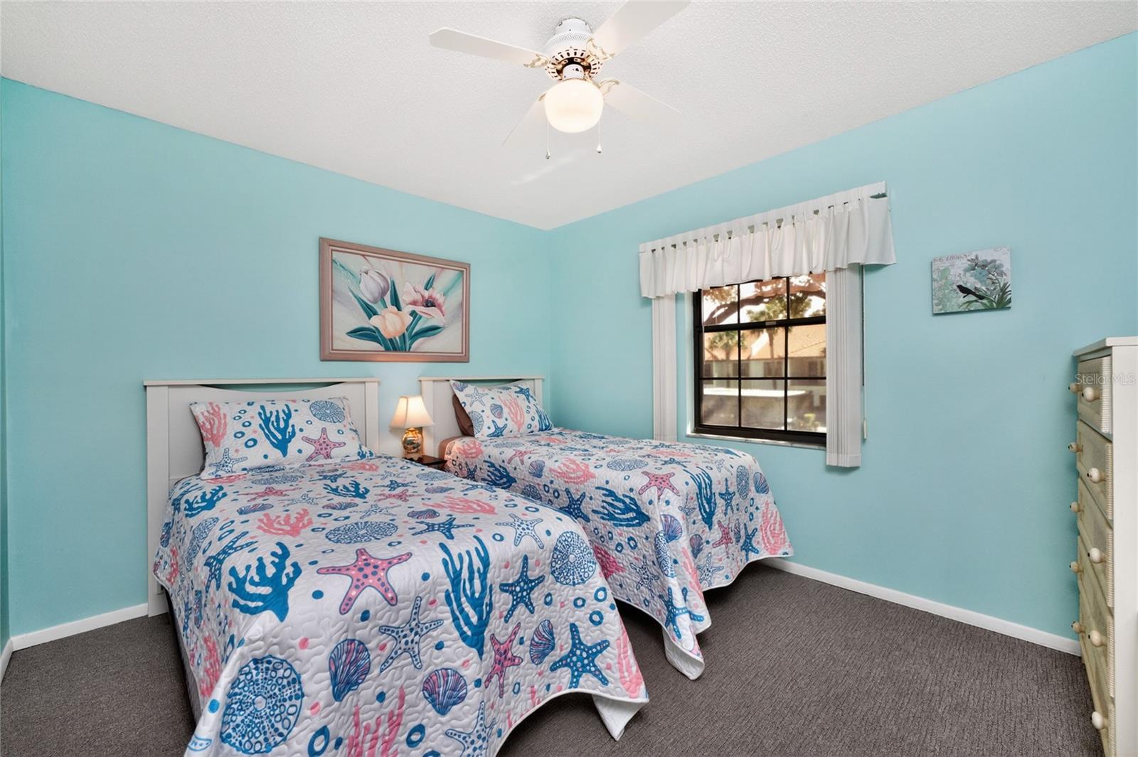 PINE HOLLOW - Residential