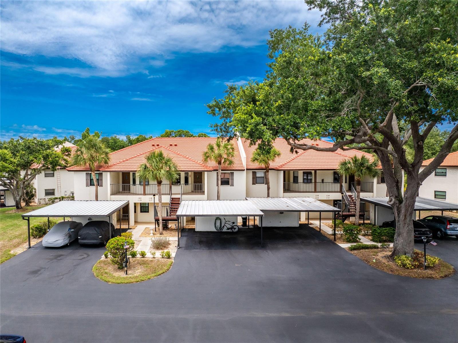 PINE HOLLOW - Residential