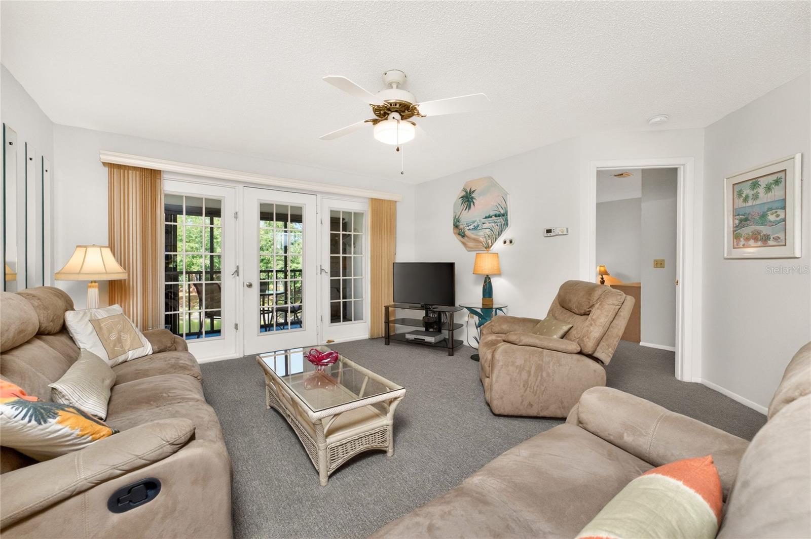PINE HOLLOW - Residential