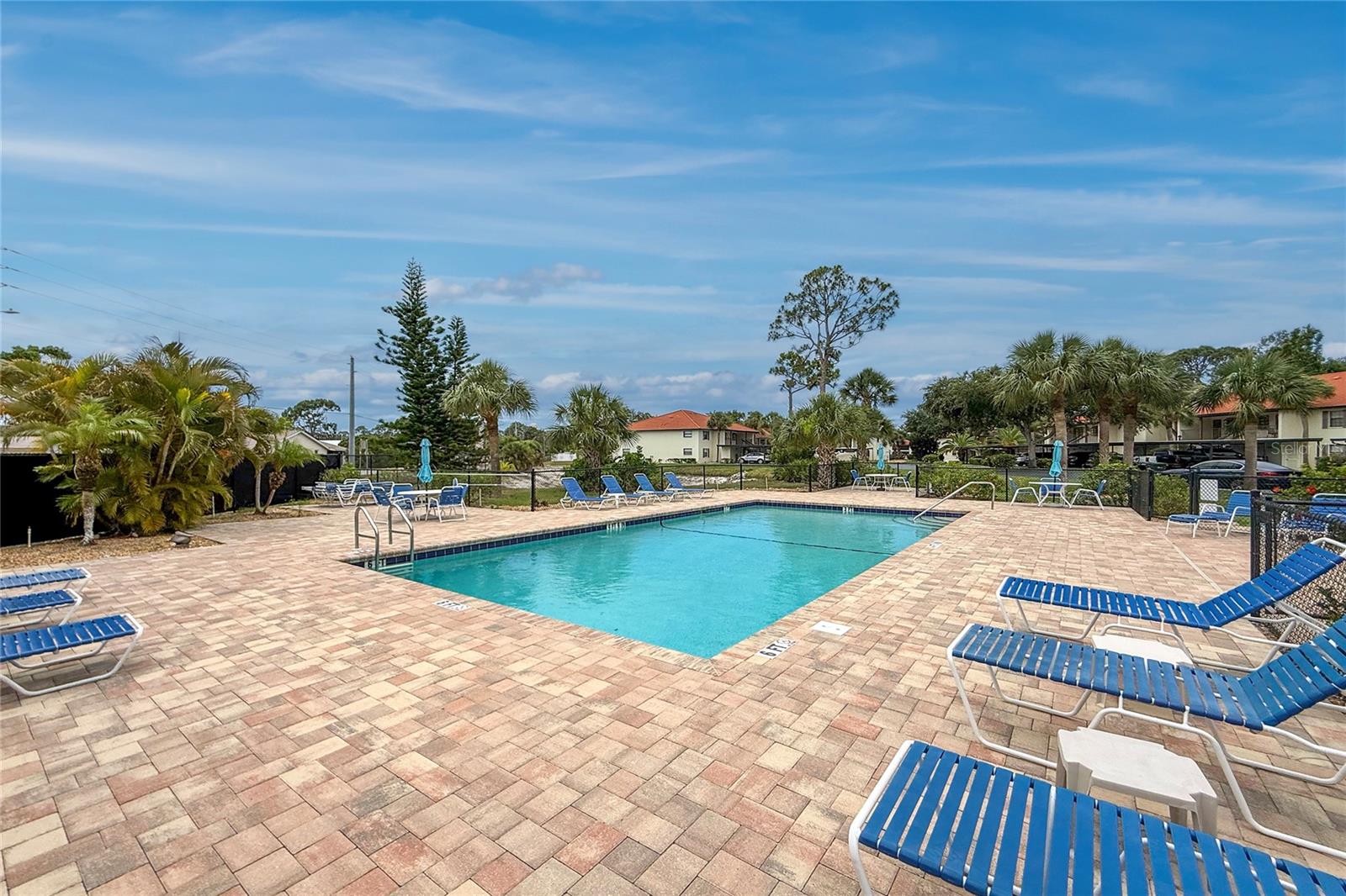 PINE HOLLOW - Residential