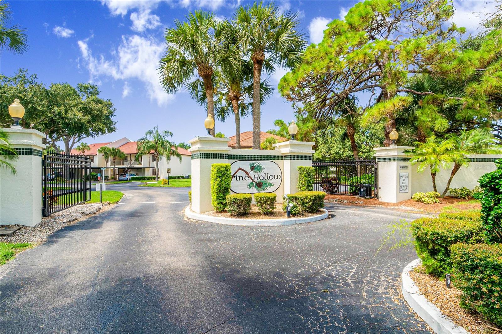 PINE HOLLOW - Residential