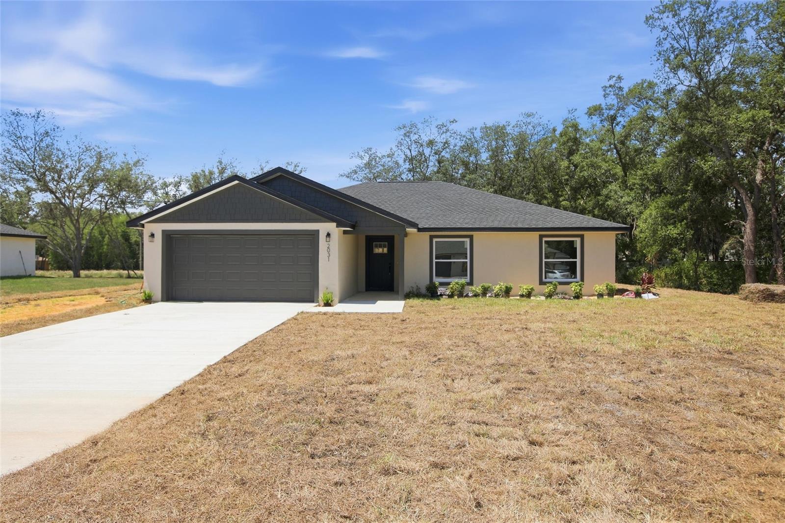 AVON PARK LAKES - Residential