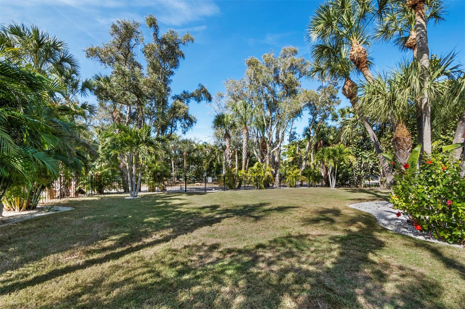 BAY ISLAND PARK - Residential