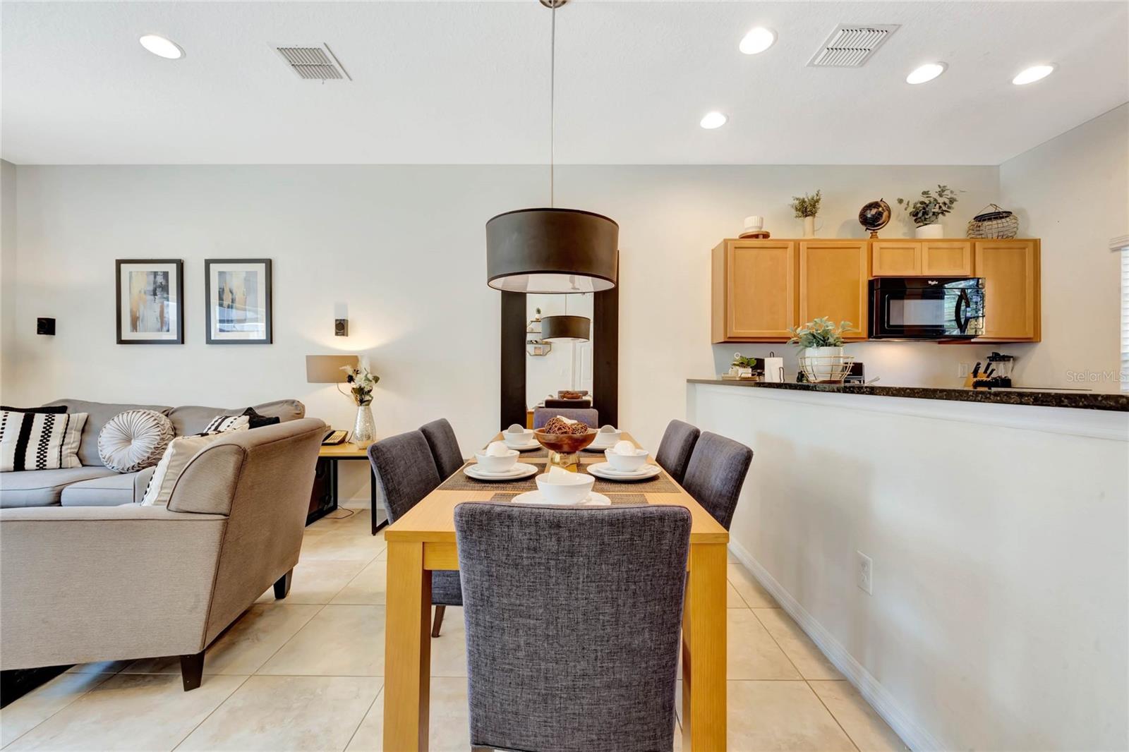 ENCANTADA PH 2 - Residential