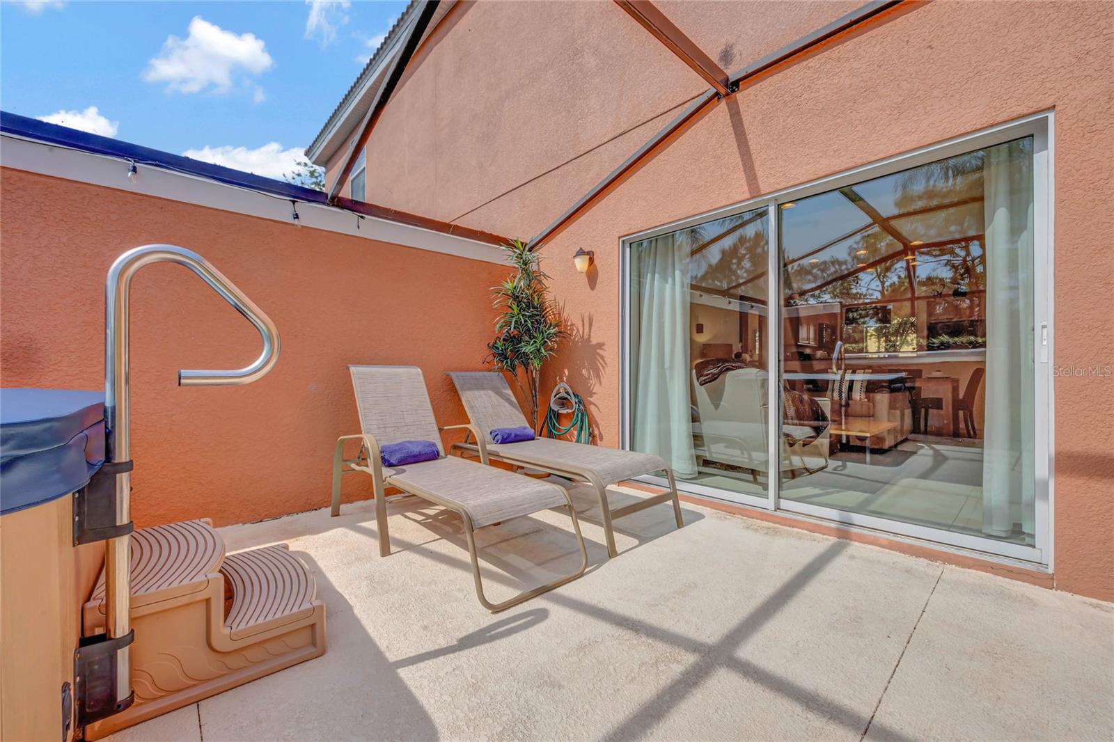 ENCANTADA PH 2 - Residential