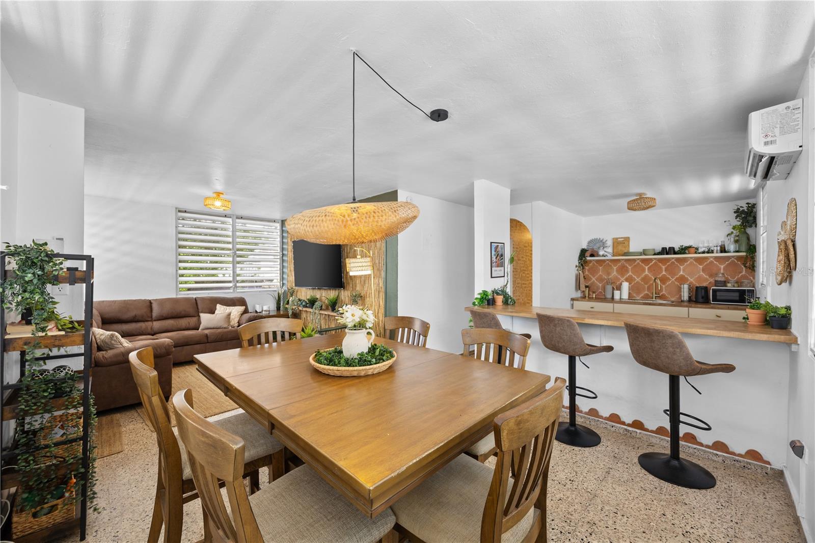 SANTURCE - Residential Income