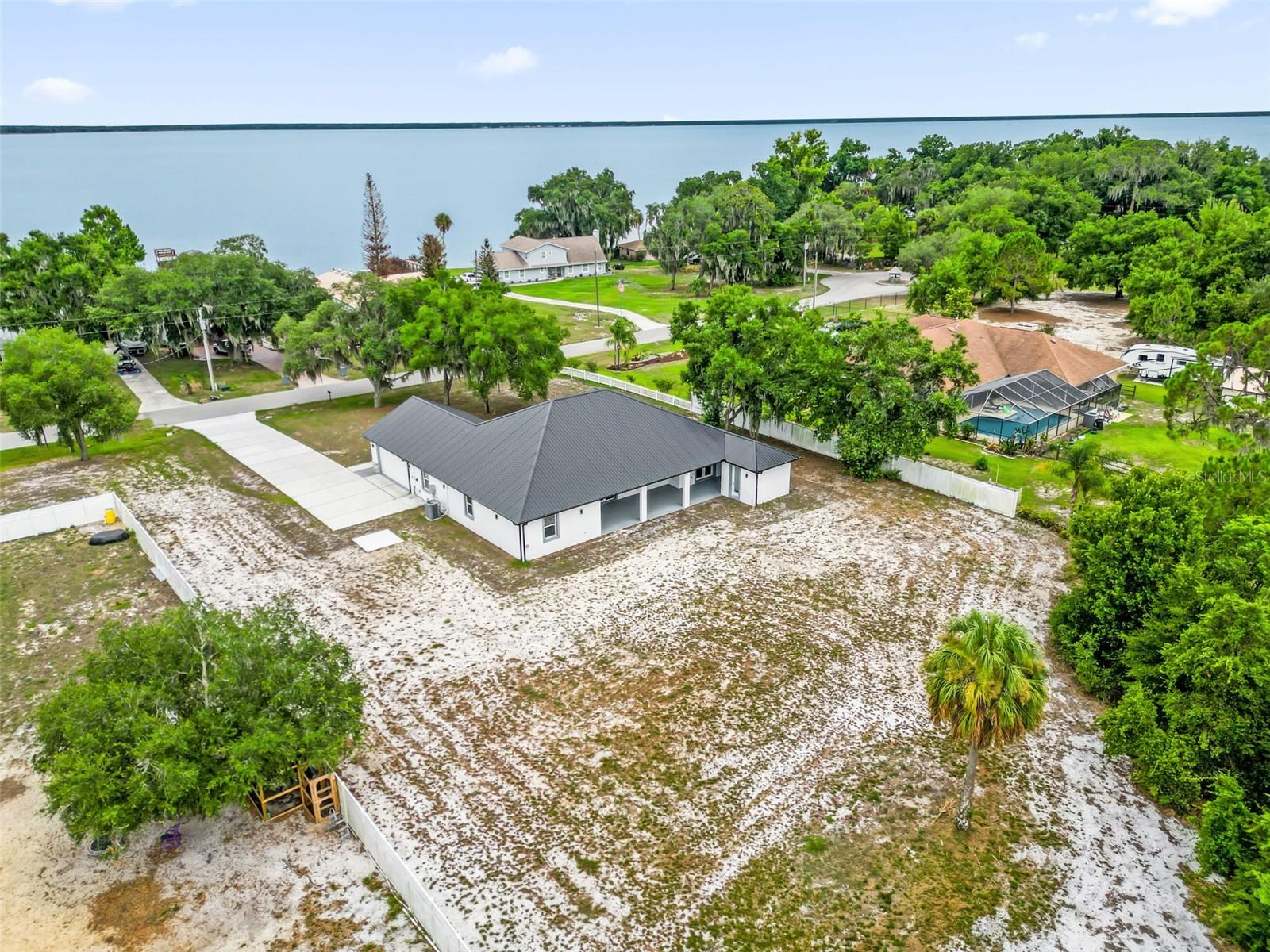 WALK IN WATER LAKE ESTATES PH 01 - Residential