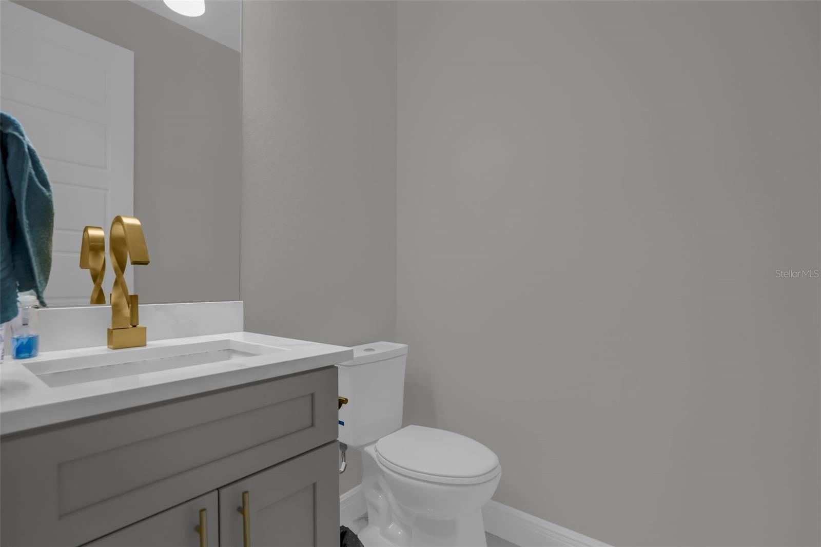 WALK IN WATER LAKE ESTATES PH 01 - Residential