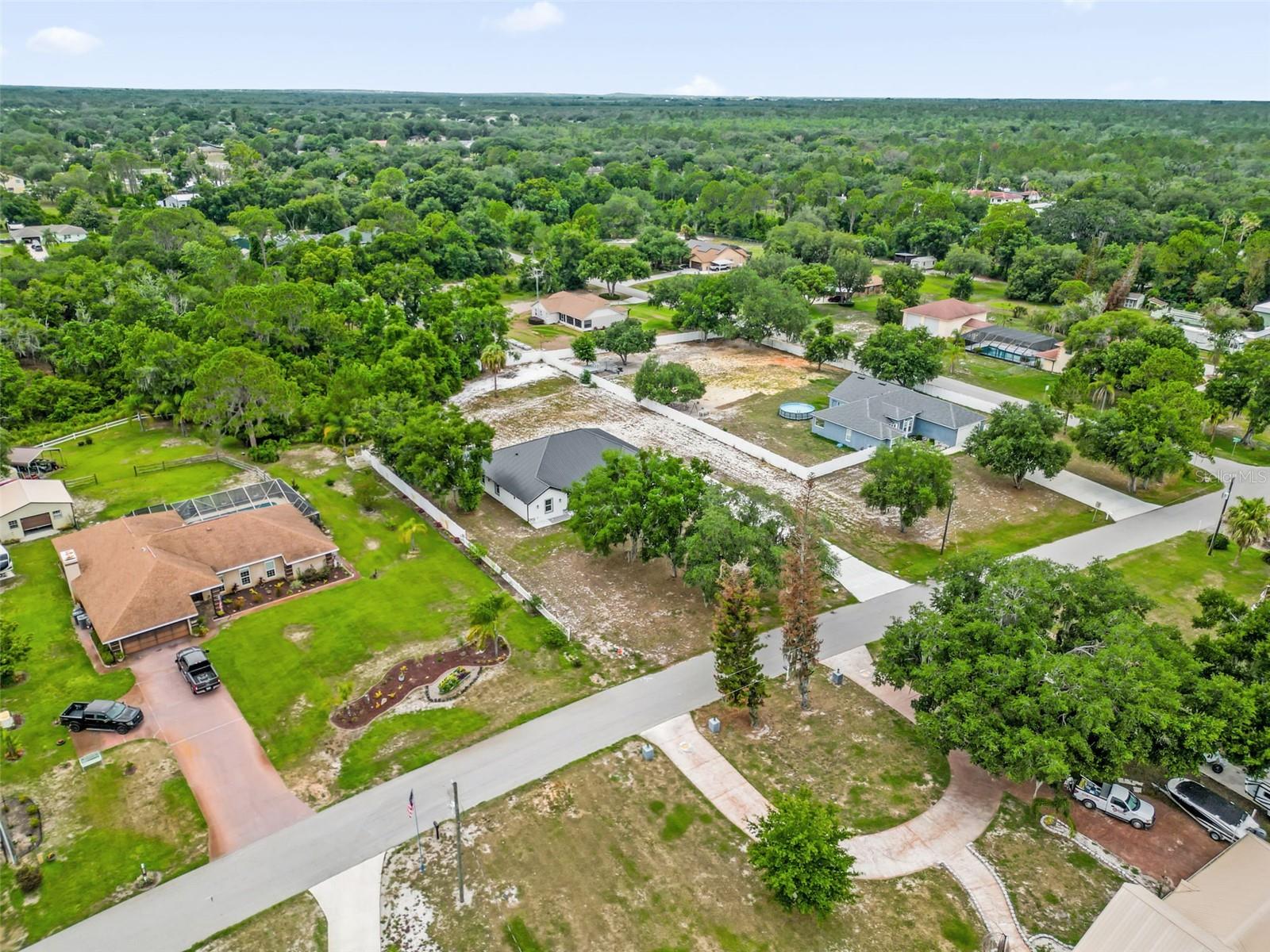 WALK IN WATER LAKE ESTATES PH 01 - Residential