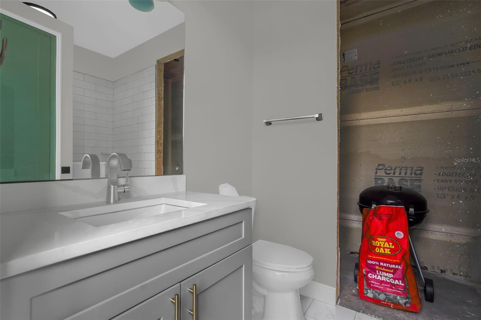 WALK IN WATER LAKE ESTATES PH 01 - Residential